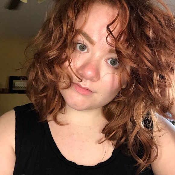 Meet your Posher, Danielle - Picture 1 of 1